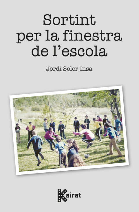  Sortint per la finestra de l'escola 